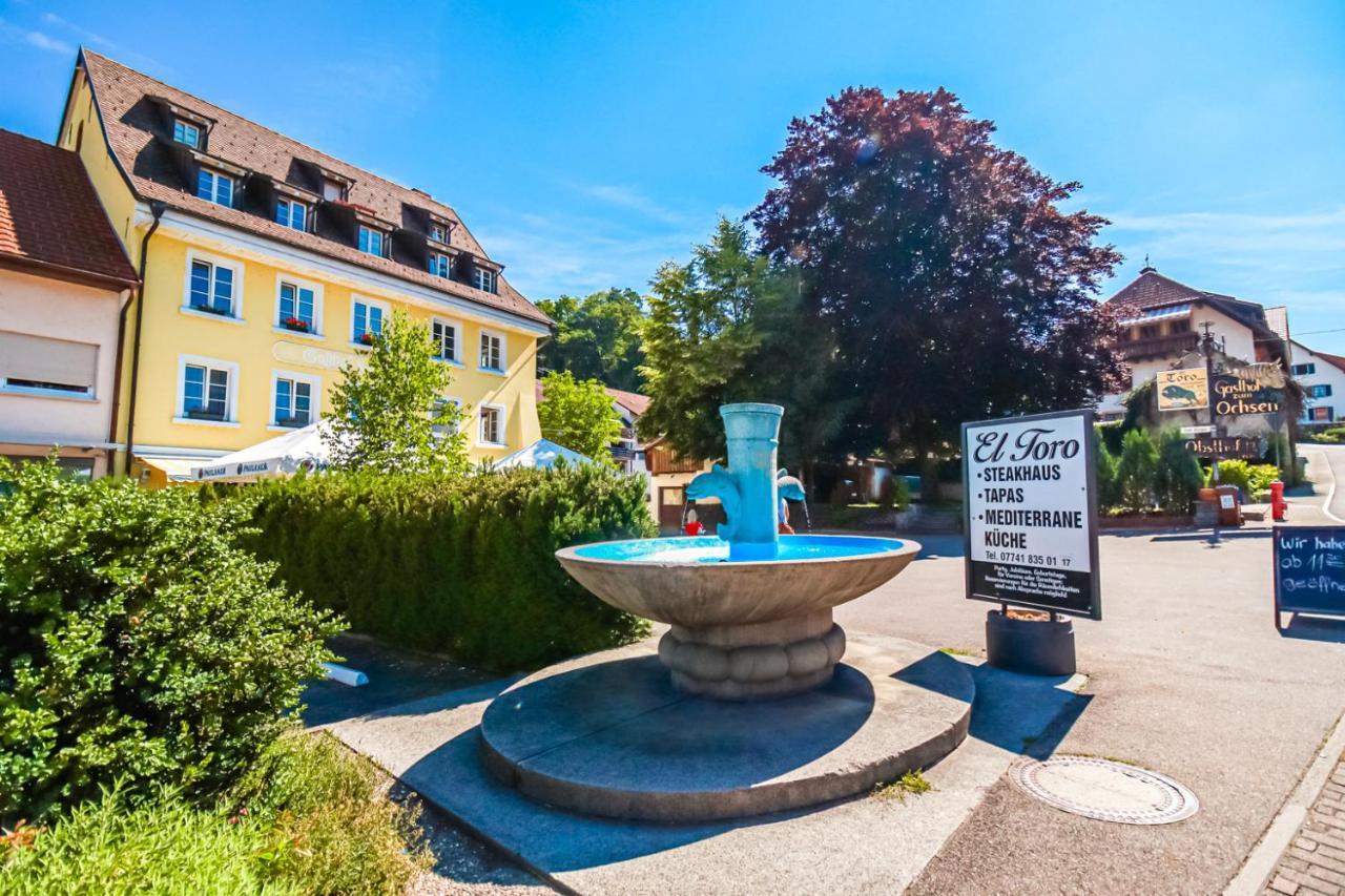 Loewe Gruen Kuessaberg Am Rhein Apartament *